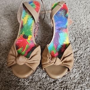 Gianni Bini Fabric Embroidered Platform Open Toe Shoes SZ 7M w/Flaw HEEL 5 INCH